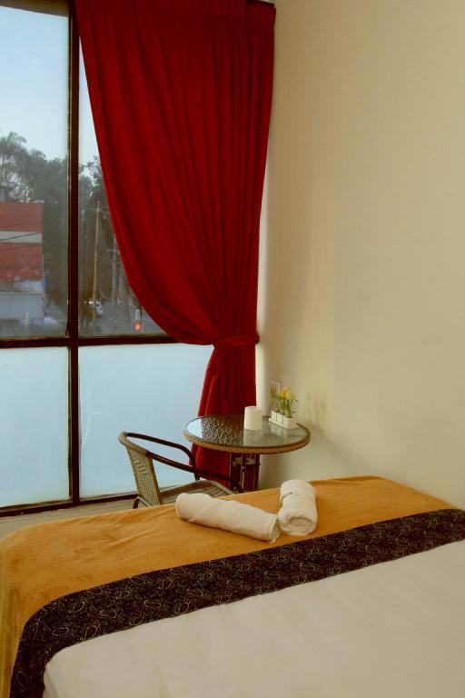 Bantal Guling Alun Alun Bandung Hotel Ngoại thất bức ảnh
