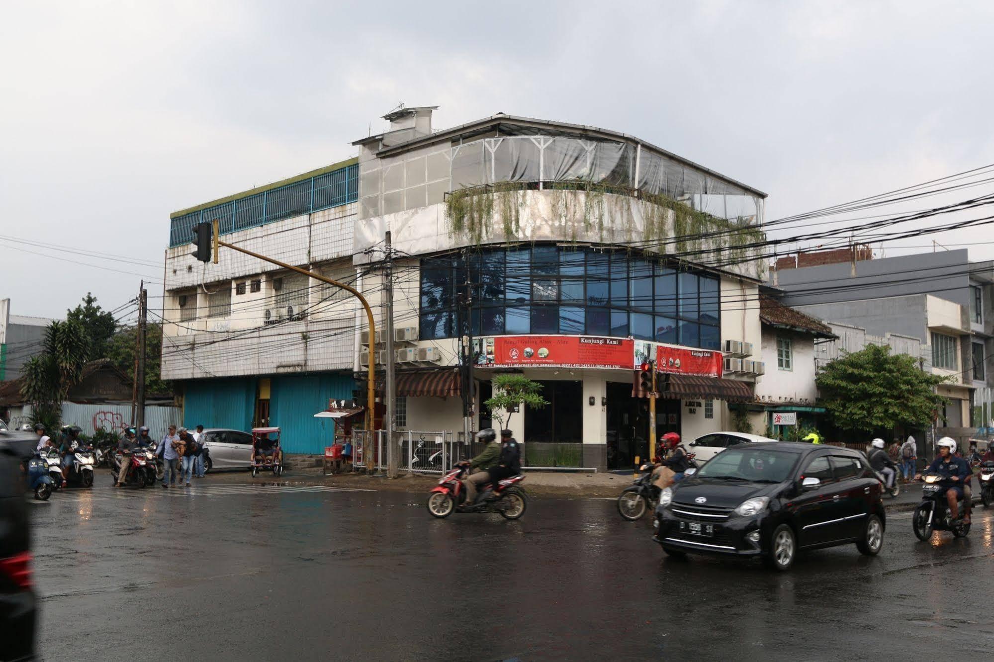 Bantal Guling Alun Alun Bandung Hotel Ngoại thất bức ảnh